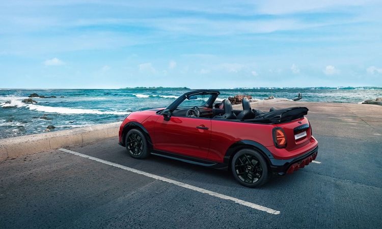 ميني تُطلق الطراز الجديد Cooper Convertible في السوق المصرية (أسعار ومواصفات)