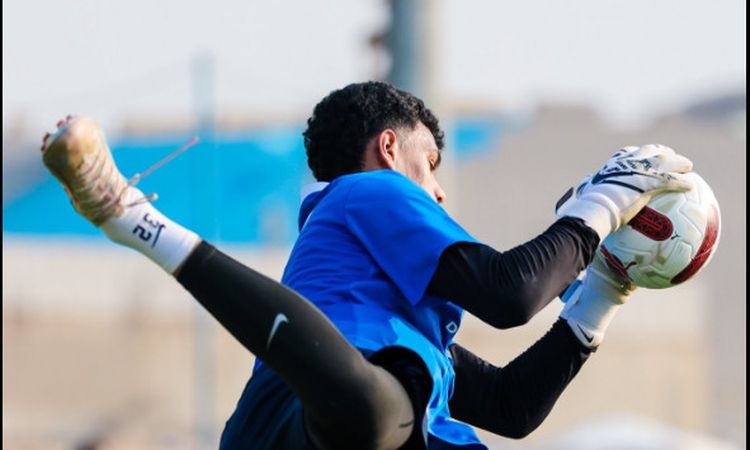 التركيز على التسديدات والعرضيات.. تدريبات خاصة لحراس الزمالك على هامش مران اليوم