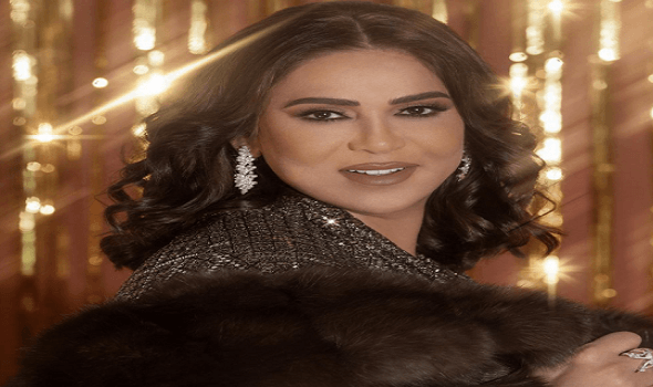 نوال تتألق بفستان محتشم وتهدي أغنية إلى الأمير محمد بن سلمان
