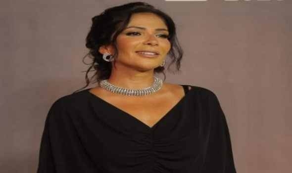 منى زكي تُعلق على فوزها بجائزة أفضل ممثلة من المركز الكاثوليكي