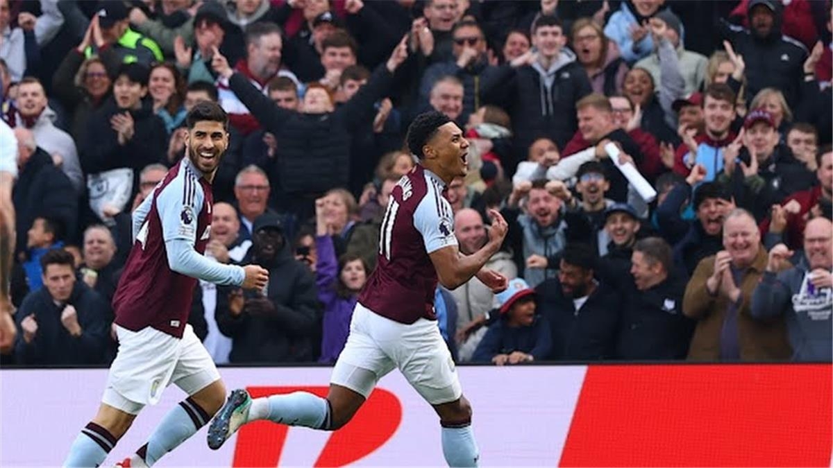 أستون فيلا يكتسح نيوكاسل برباعية ويُحيي آماله في التأهل لدوري أبطال أوروبا