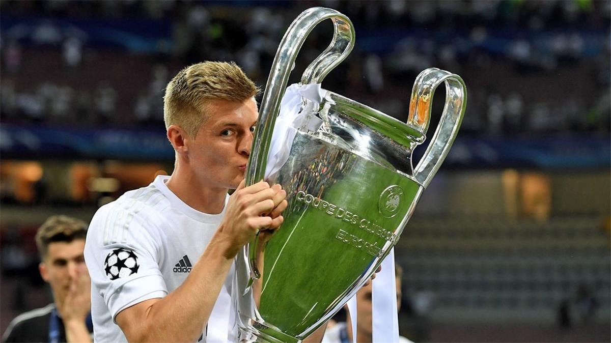 توني كروس: تعاطفت مع إنتر ميلان ضد برشلونة.. وتفاجأت بأمر غريب في المباراتين