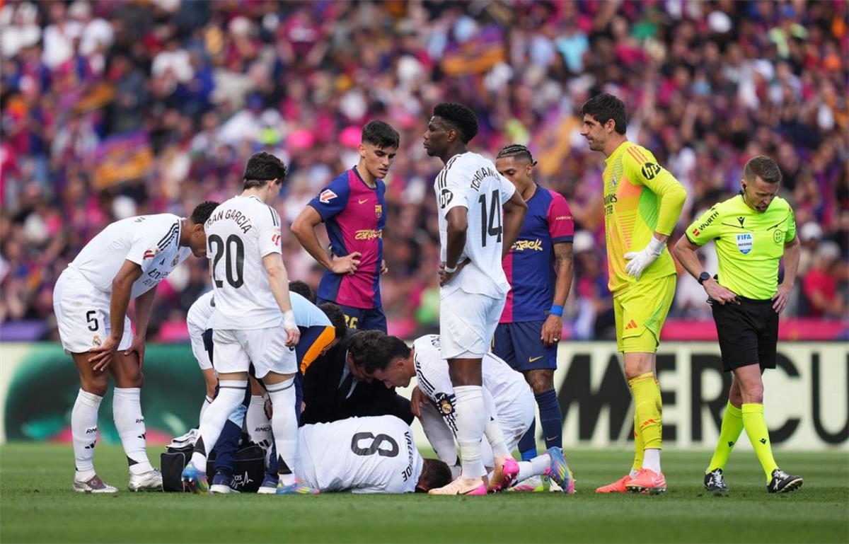 ريال مدريد يعلن إصابة ثنائي الفريق بعد الكلاسيكو أمام برشلونة.. وموقفها من كأس العالم للأندية