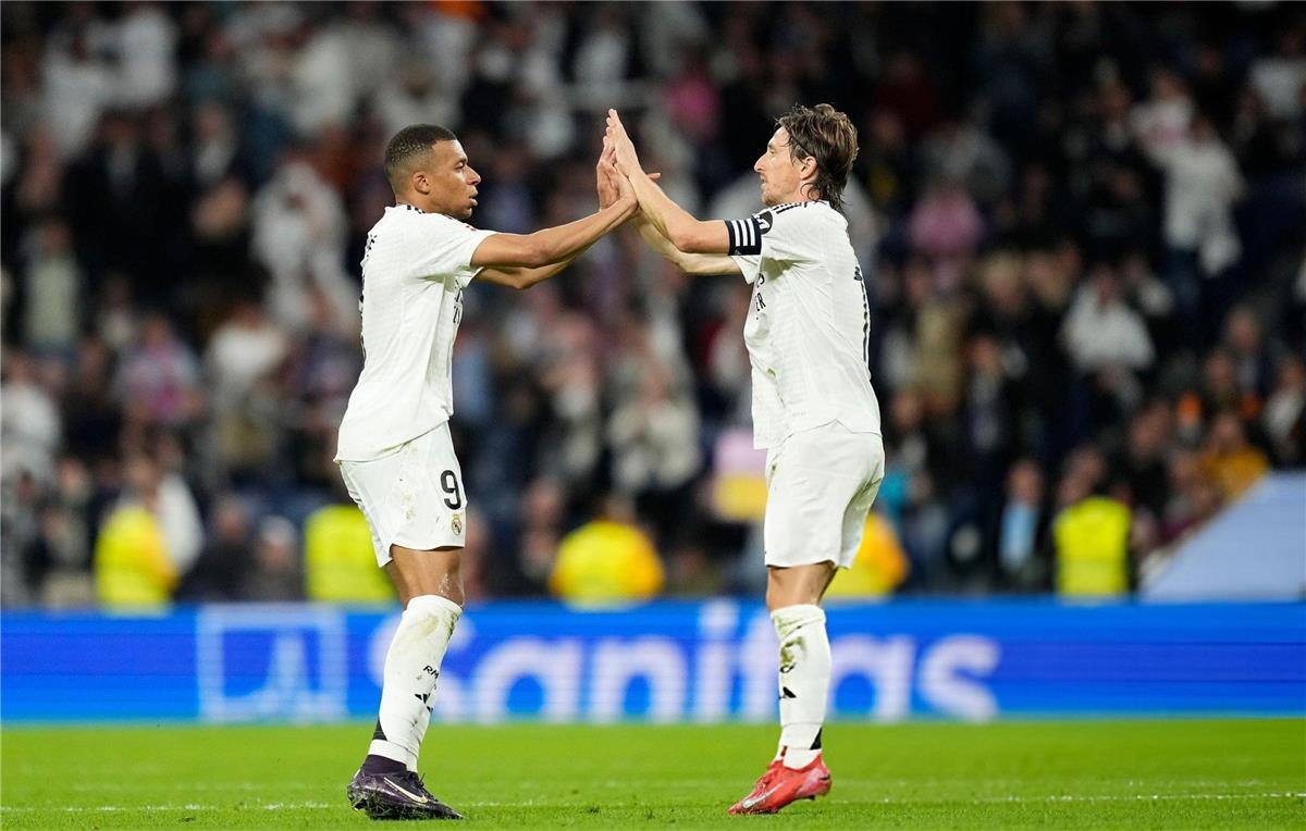 ريال مدريد يخطف فوزًا قاتلًا من ريال مايوركا.. ويؤجل تتويج برشلونة بـ الدوري الإسباني
