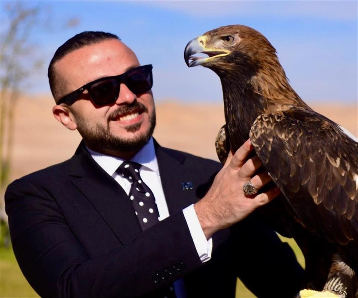 "العربية لونها كده".. عضو مجلس الأهلي يرد على الجدل بشأن إعلان راعي النادي