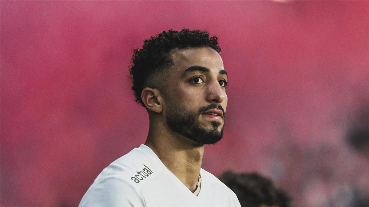 لاعبو نيس يدعمون محمد عبد المنعم قبل مباراة ريمس في الدوري الفرنسي