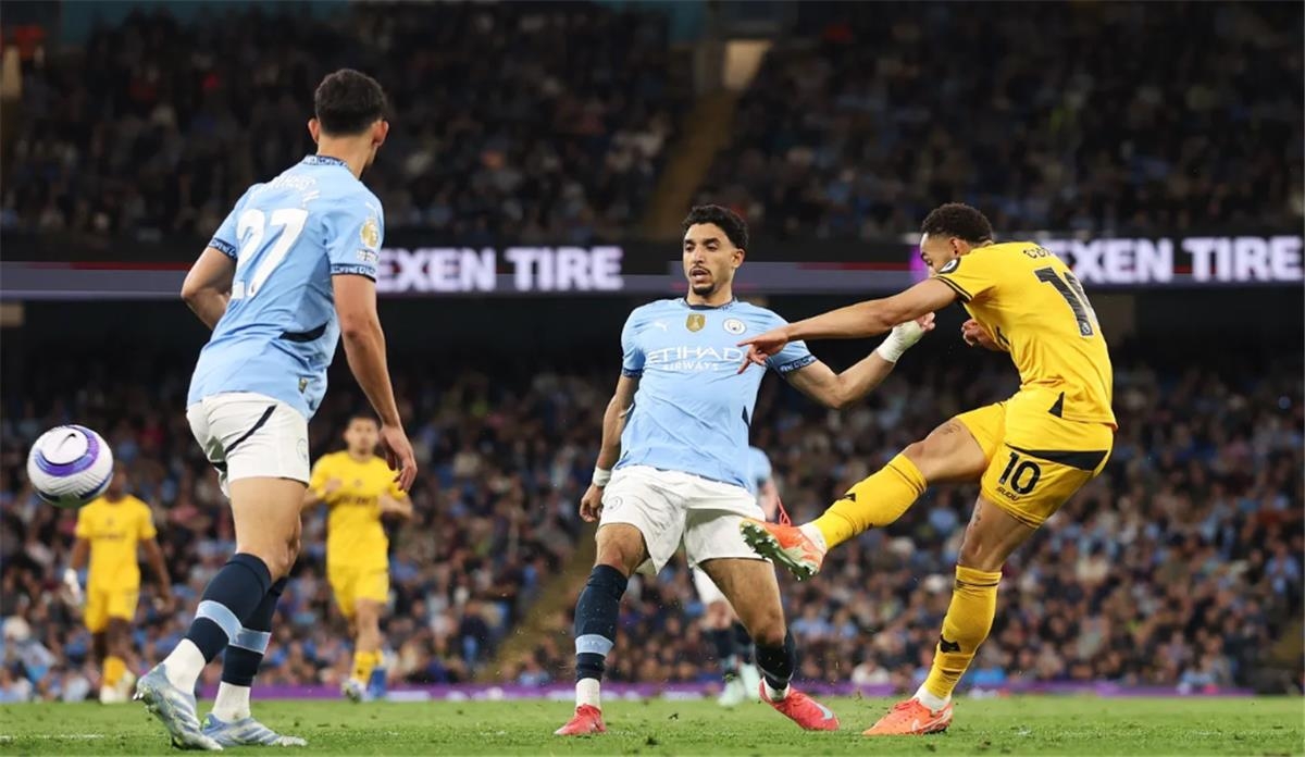 ماذا قدم عمر مرموش في مباراة مانشستر سيتي وولفرهامبتون بـ الدوري الإنجليزي؟