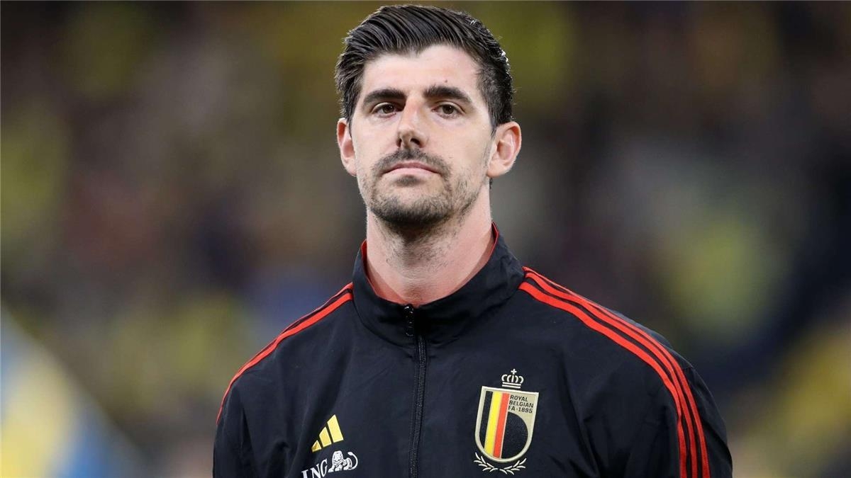 قائمة بلجيكا لمباراتي مقدونيا وويلز في تصفيات كأس العالم.. موقف كورتوا