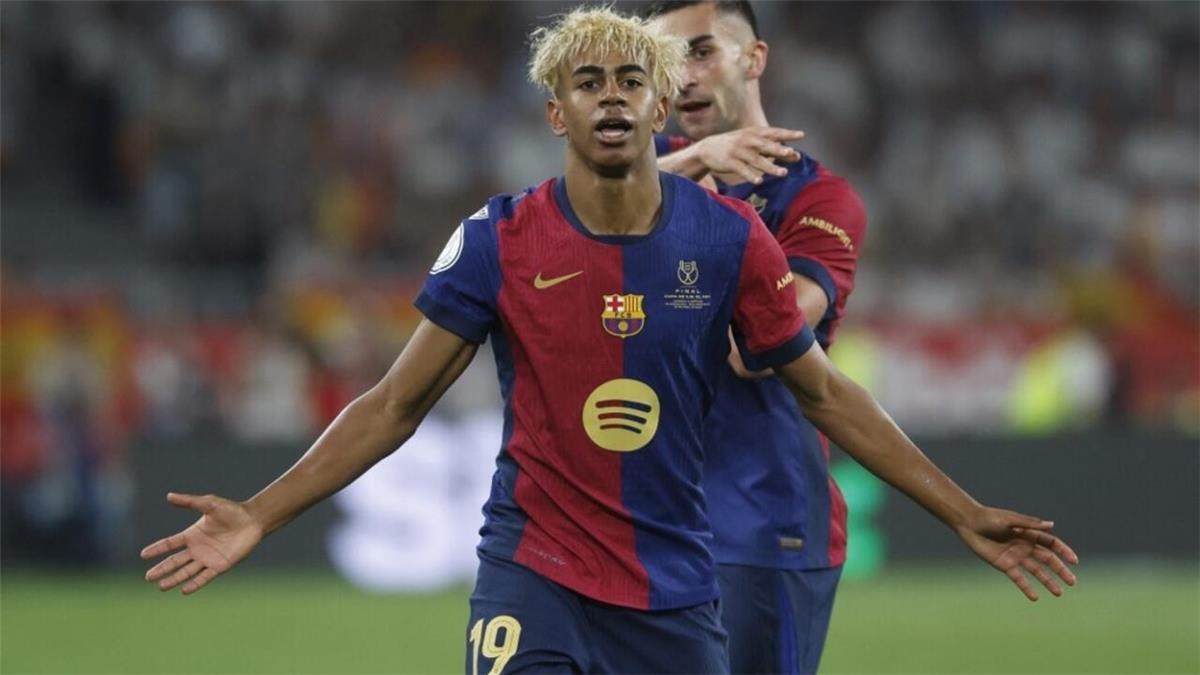 برشلونة في ورطة.. مطالب يامال قد تسبب أزمة قبل تجديد عقده حتى 2030