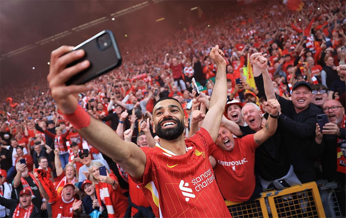روي كين يعلق على احتفال محمد صلاح بـ "السيلفي" ويؤكد: ليفربول أصبح فقيرًا