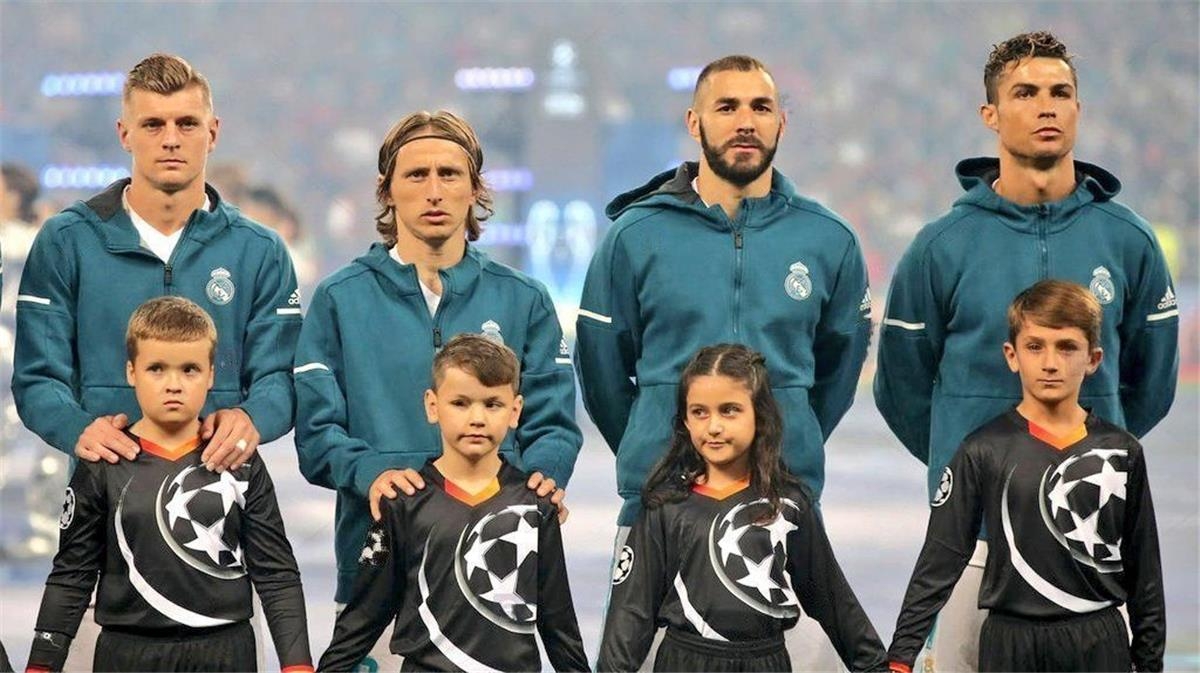 رونالدو وبنزيما وكروس.. رسائل وداع مؤثرة لـ لوكا مودريتش بعد رحيله عن ريال مدريد