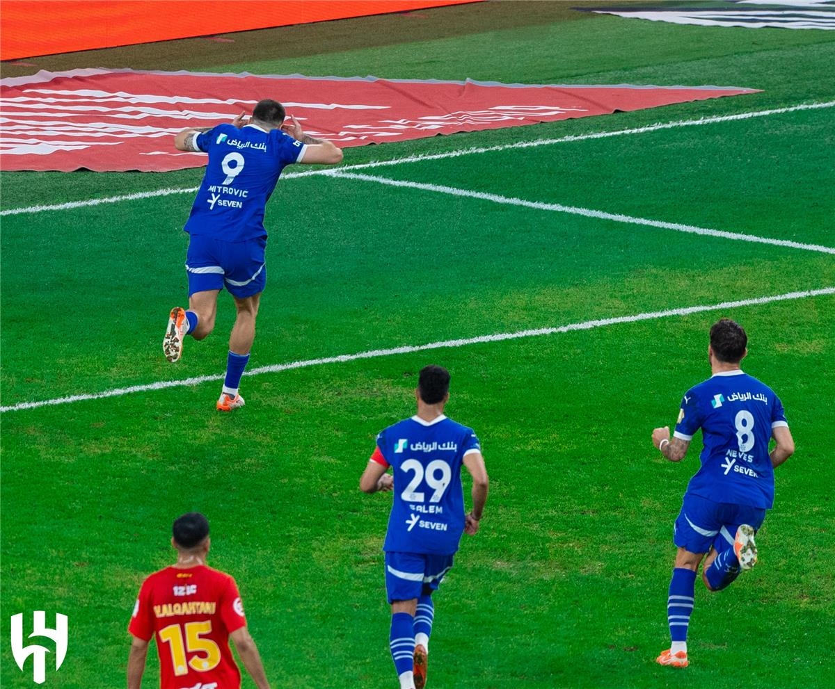 الهلال يفوز على القادسية بثنائية نظيفة ويحتل وصافة الدوري السعودي