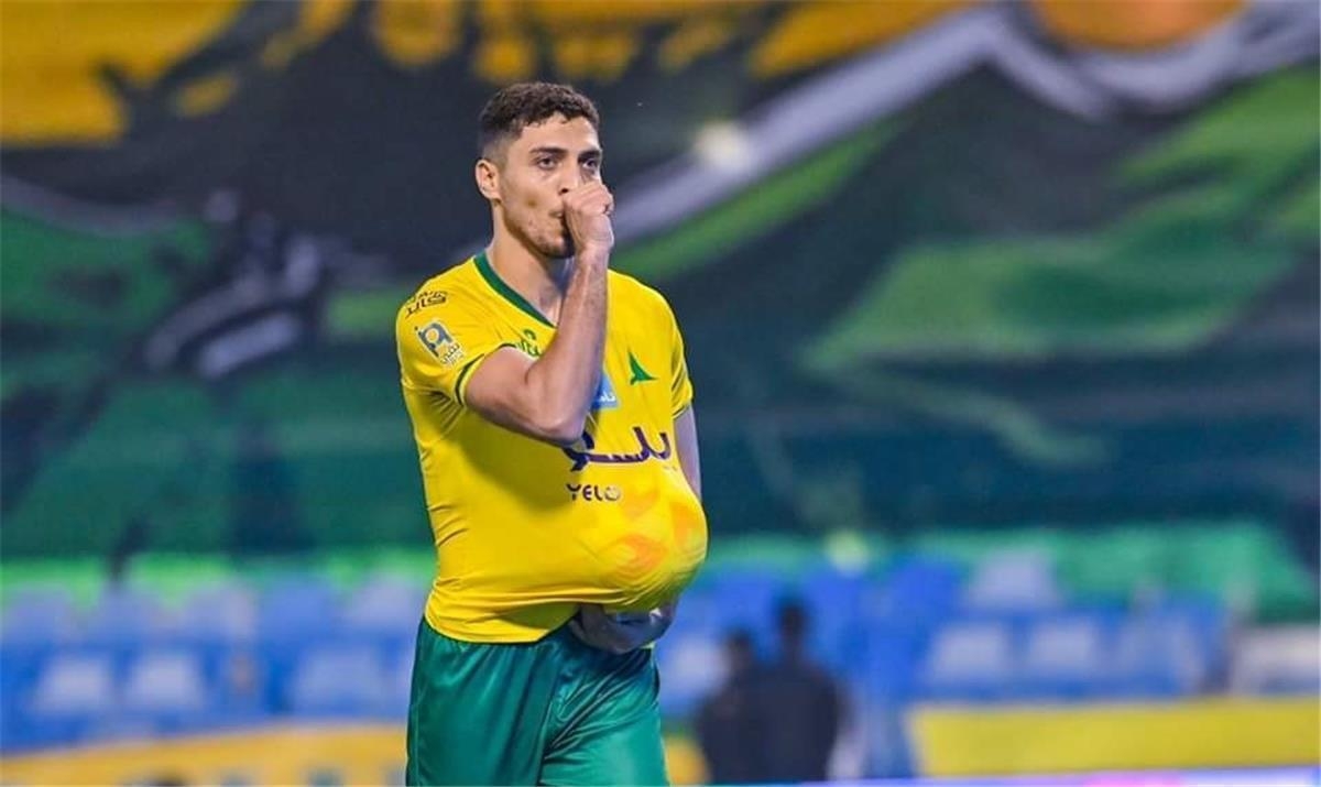 محمد شريف يرد.. هل طلب من الزمالك 50 مليونًا مقدم تعاقد؟