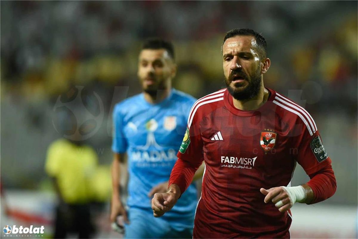 "كان عهدًا مع أمة".. علي معلول يُعلن رحيله عن الأهلي بكلمات أسطورية