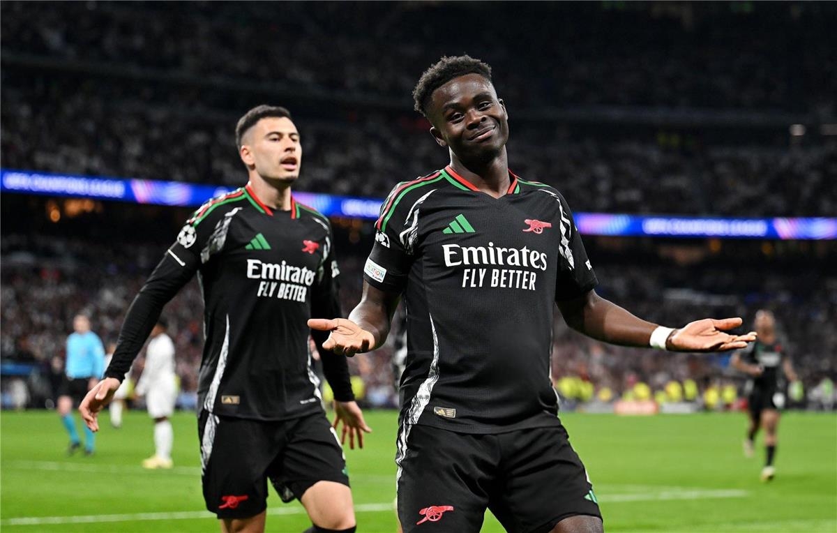 تشكيل آرسنال أمام باريس سان جيرمان في دوري أبطال أوروبا.. ساكا يقود الهجوم