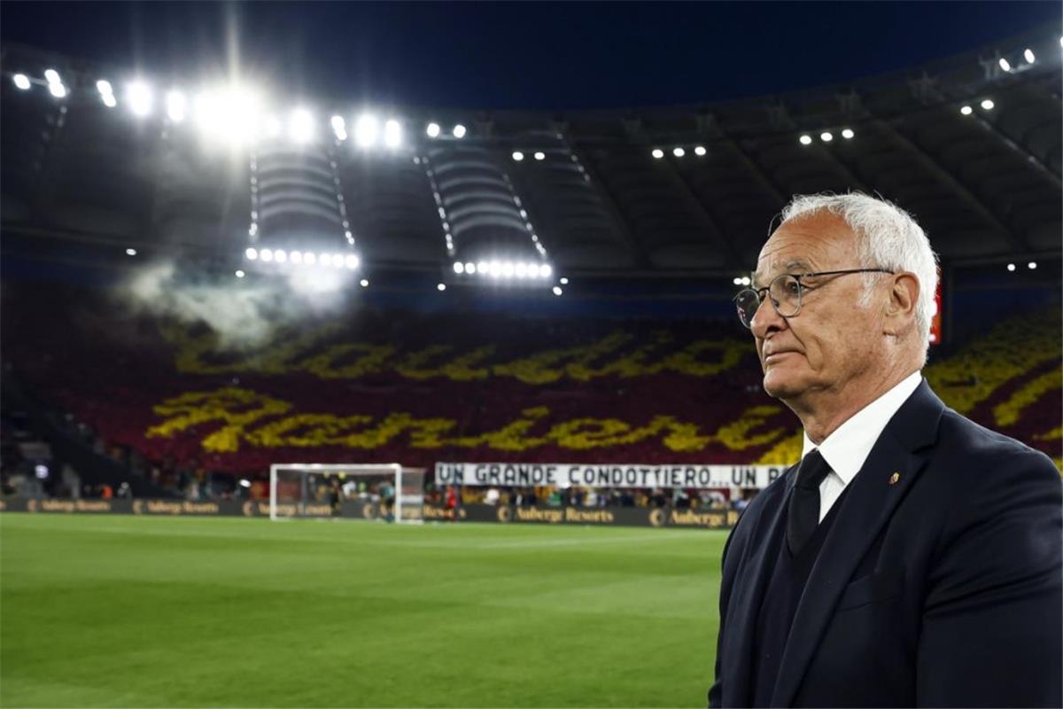 بعد عرض رسمي.. رانييري يعلن موقفه من تدريب منتخب إيطاليا