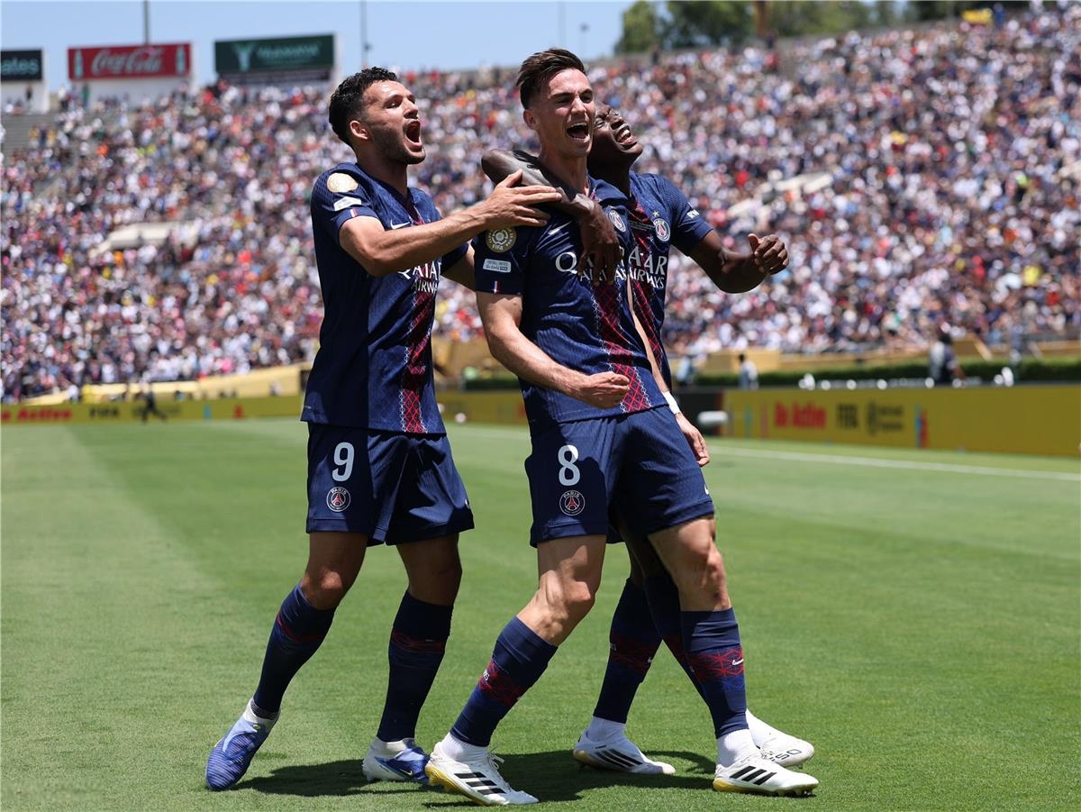 باريس سان جيرمان يهين أتلتيكو مدريد برباعية نظيفة في كأس العالم للأندية