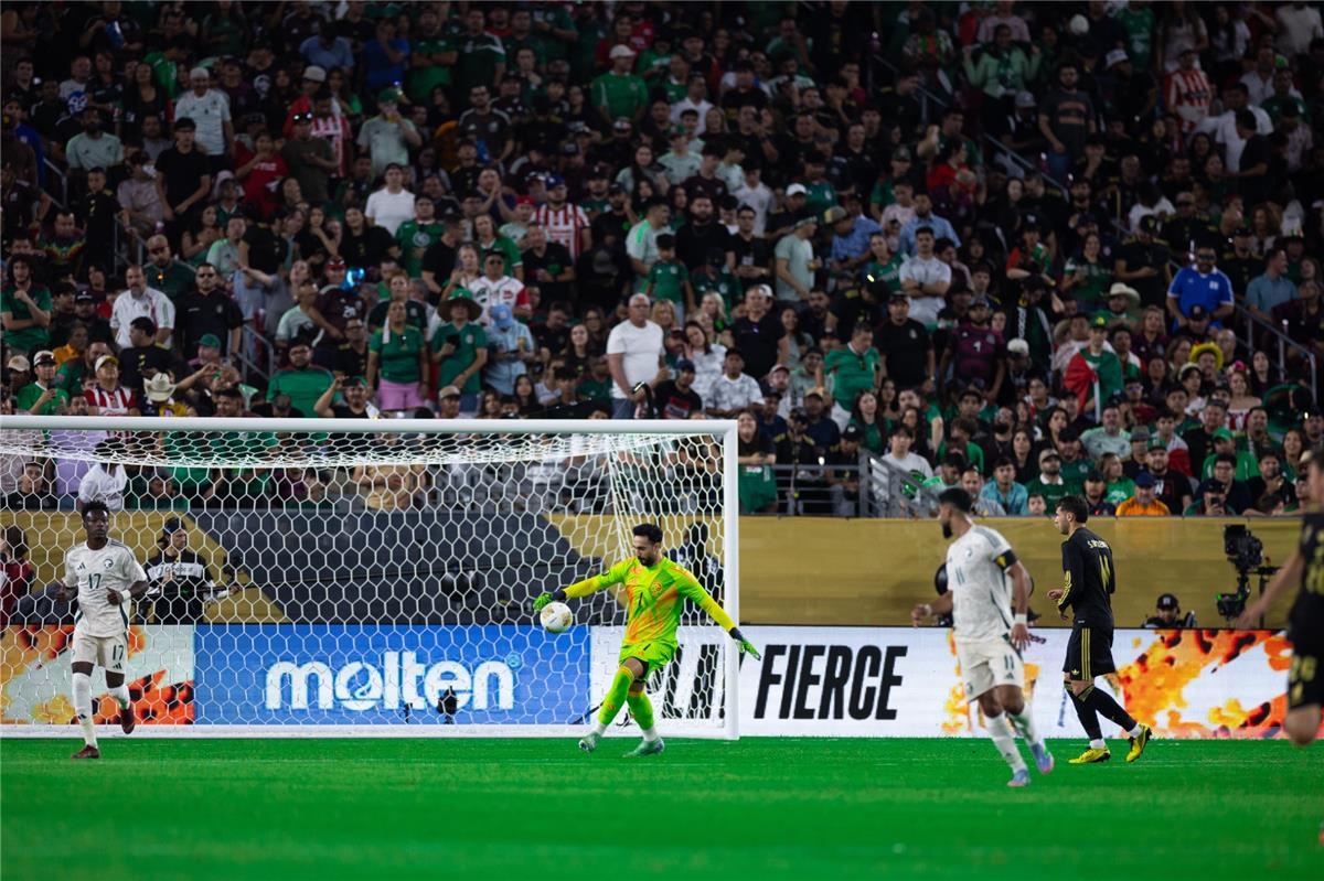 بنيران صديقة.. السعودية تودع كأس الكونكاكاف الذهبية أمام المكسيك (فيديو)