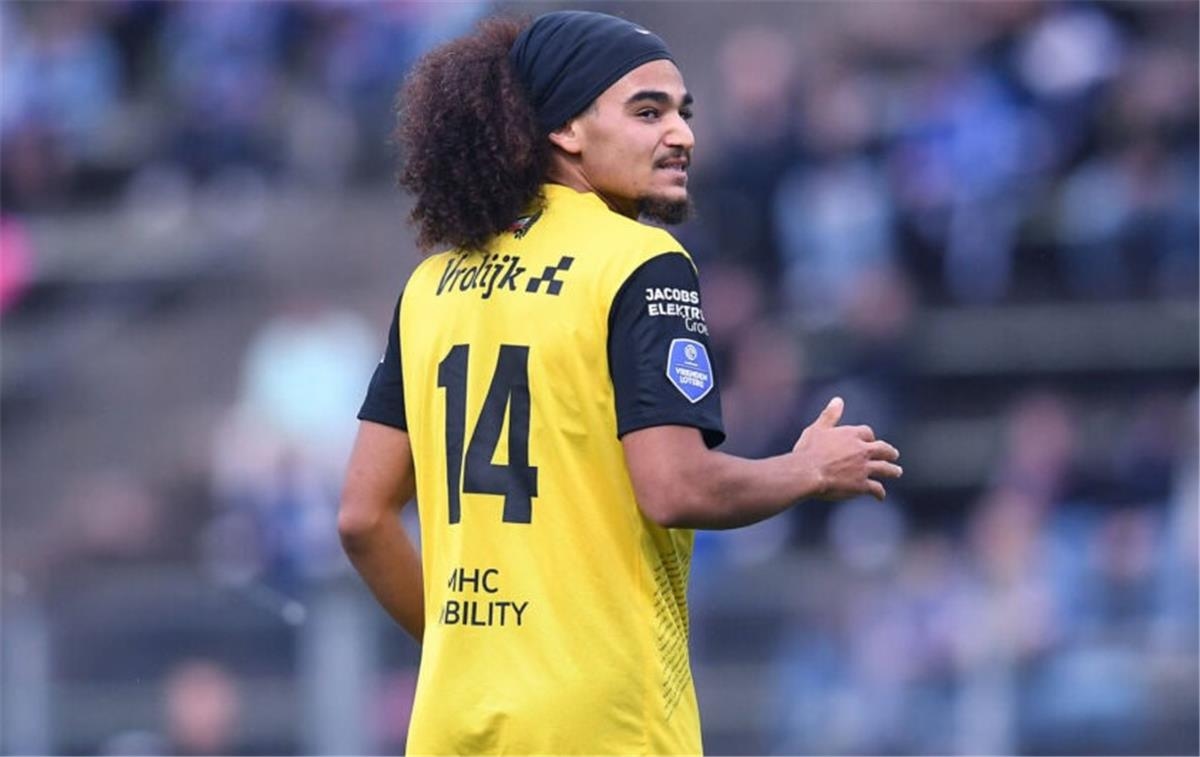 كشاف بريدا الهولندي يشيد عبر "بطولات" بـ آدم كايد صفقة الزمالك الجديدة: الأفضل في المراوغات