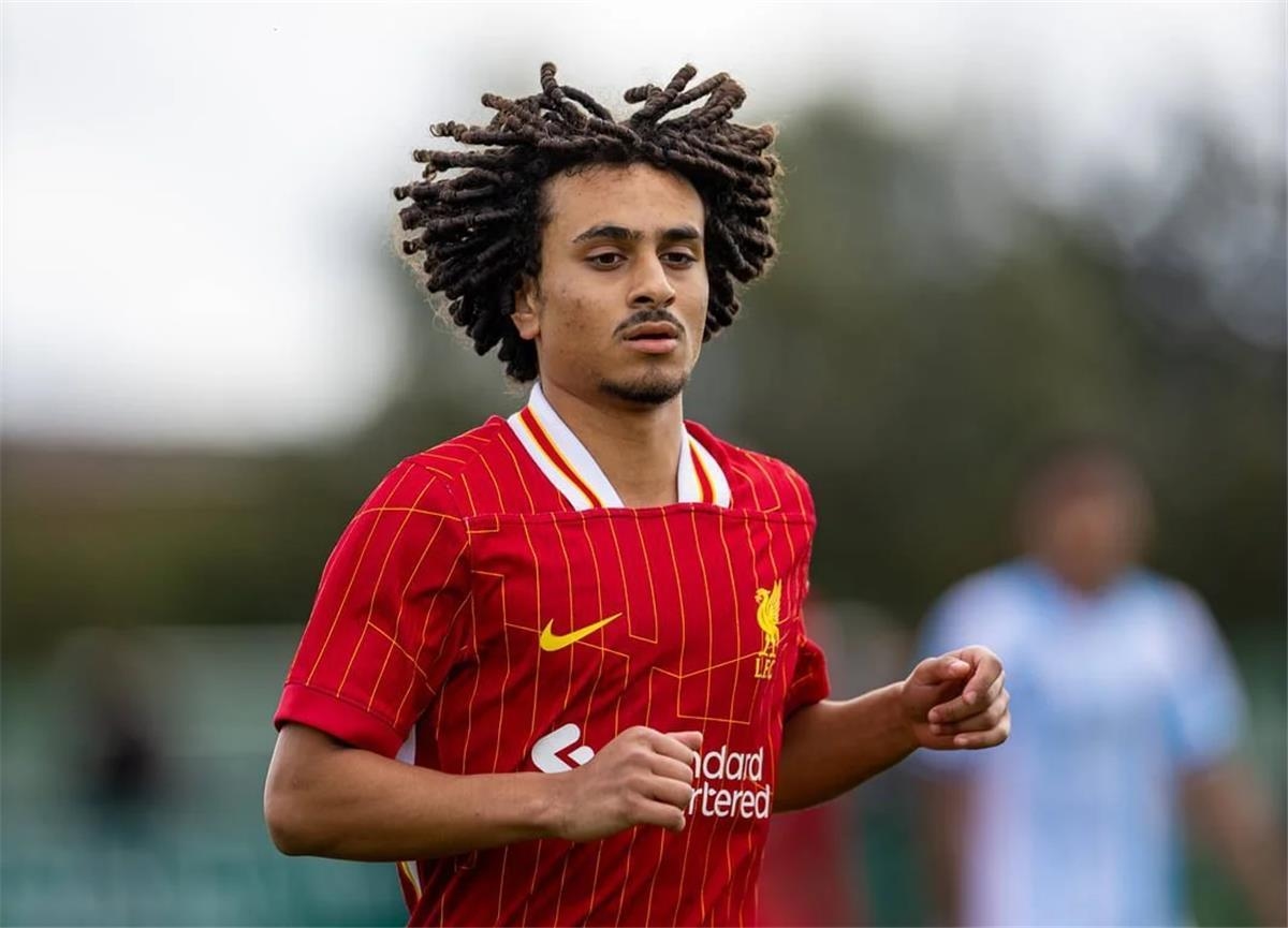 منتخب مصر للشباب يكشف لـ"بطولات" مدى اندماج لاعب ليفربول في معسكر الفراعنة