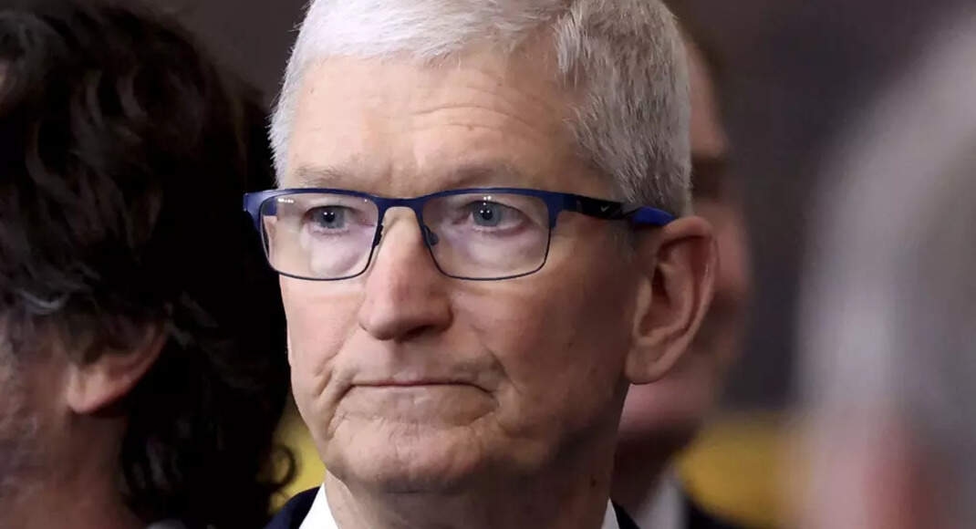 Apple has a new Indian-American COO. What it needs might be a new CEO.