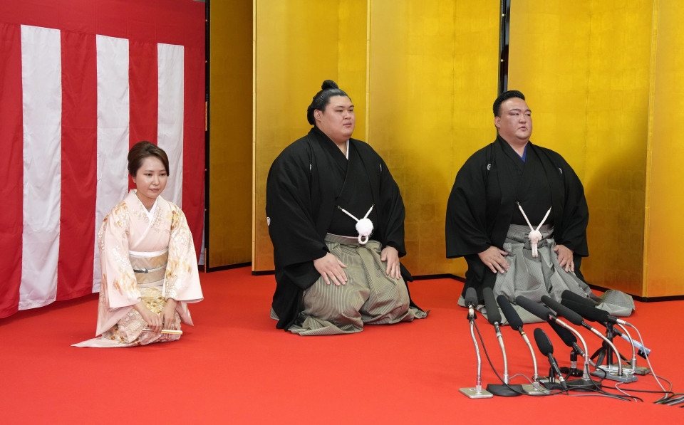 Sumo: Onosato becomes yokozuna at record pace after 13 tournaments