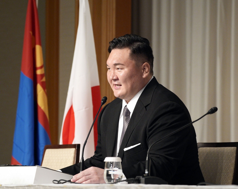 Sumo great Hakuho plans to promote sport from outside ruling body