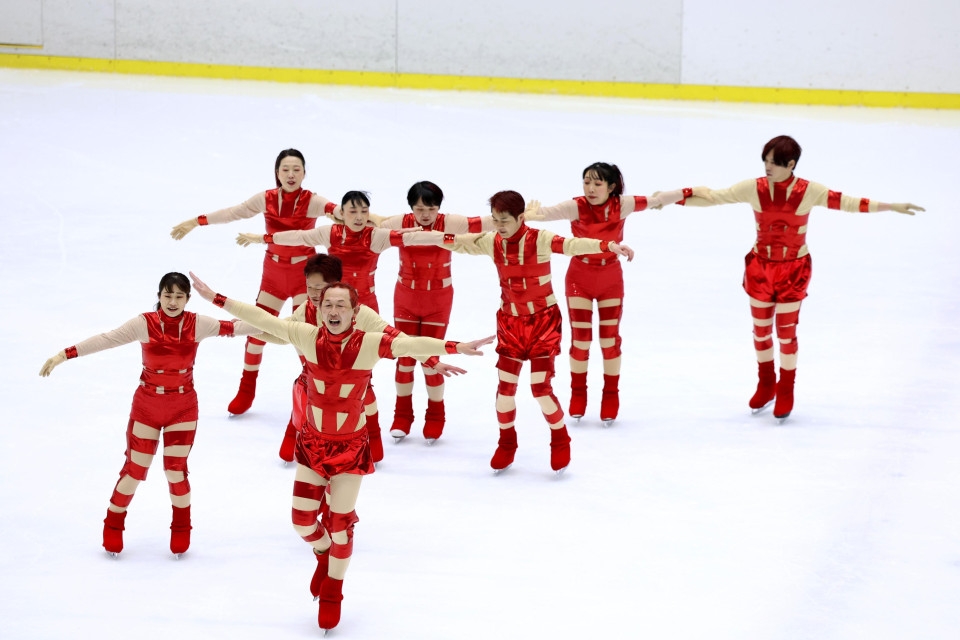 FEATURE: Cool moves at any age: Japan's figure skating scene grows up