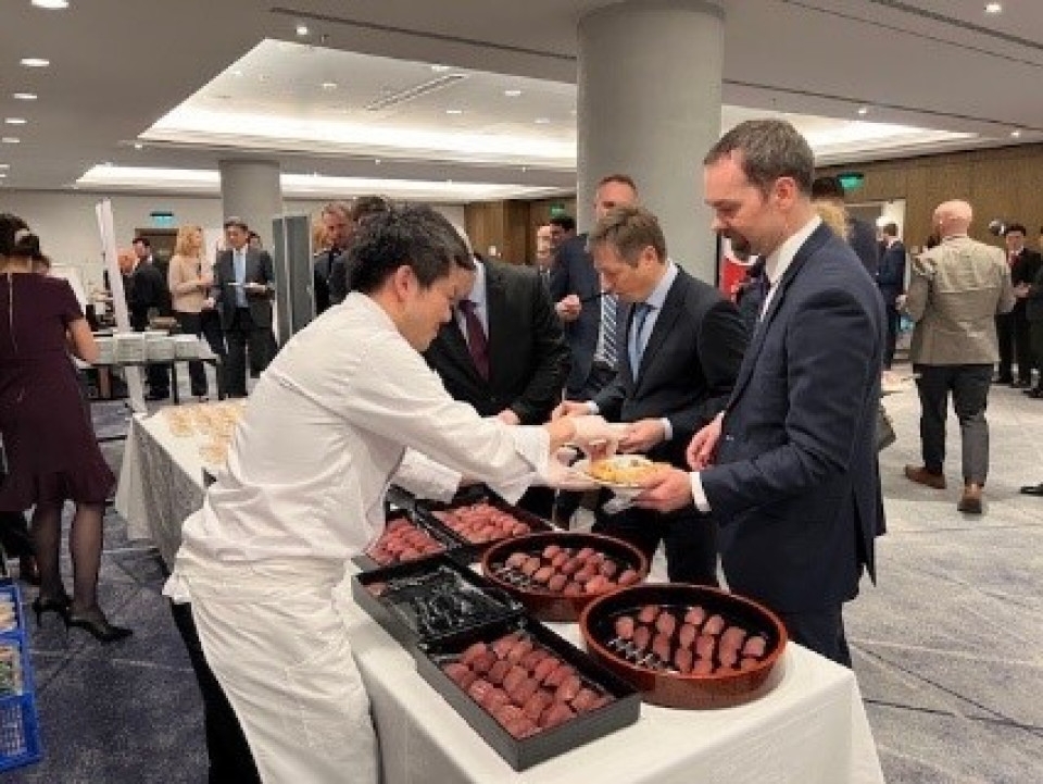 Japan to increase salaries of chefs at diplomatic missions