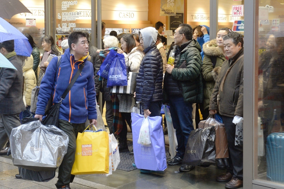 Chinese tourists returning to Japan with new travel style