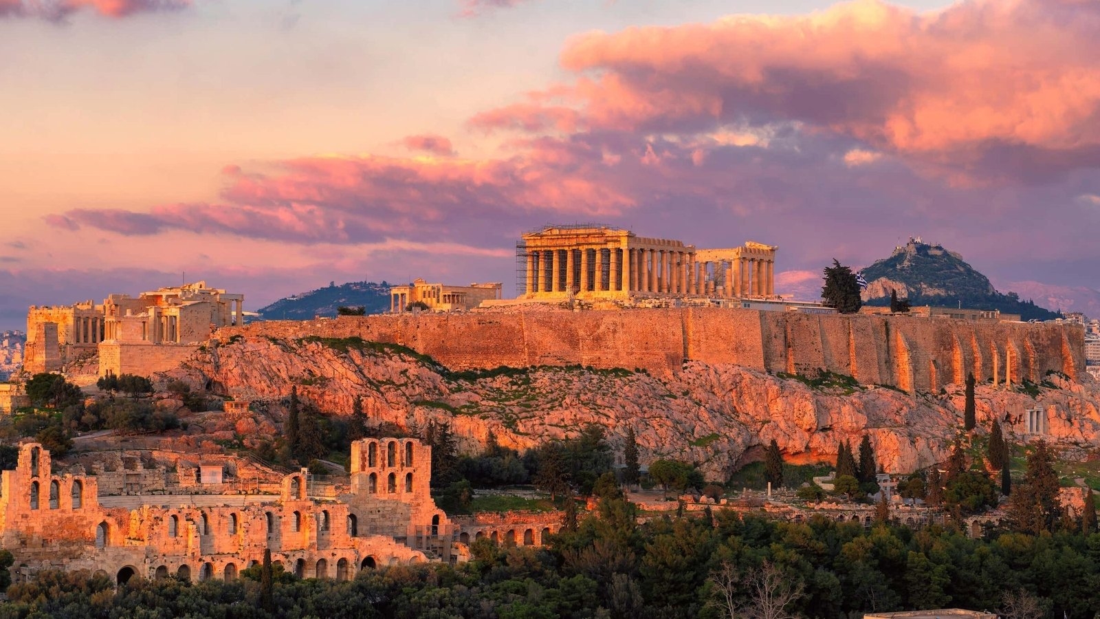 What to do in Athens, a must-see spot, before summer hits