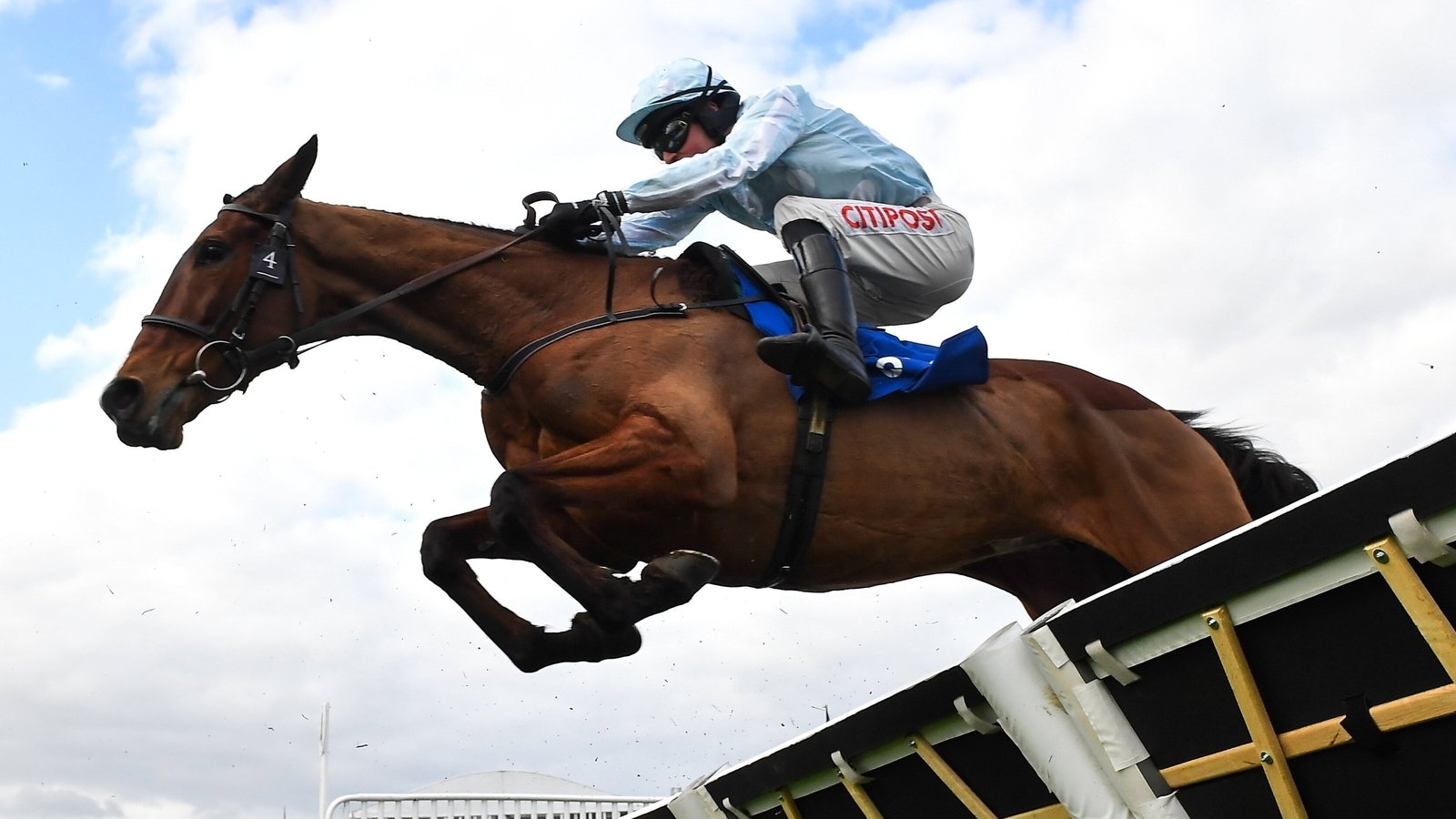 Jade De Grugy proves too good for Brighterdaysahead t Punchestown
