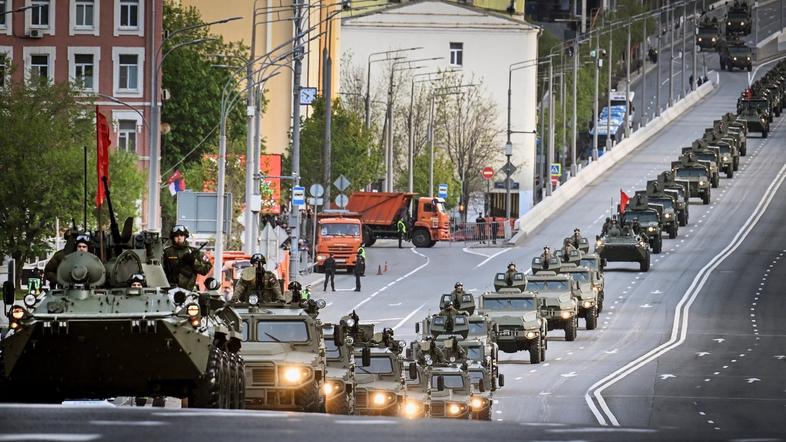 Russia's economy: bruised by sanctions, fueled by war
