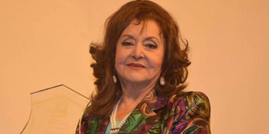 زوجة ابن الفنانة ليلى طاهر تطمئن الجمهور عليها: لا صحة لشائعات وفاتها