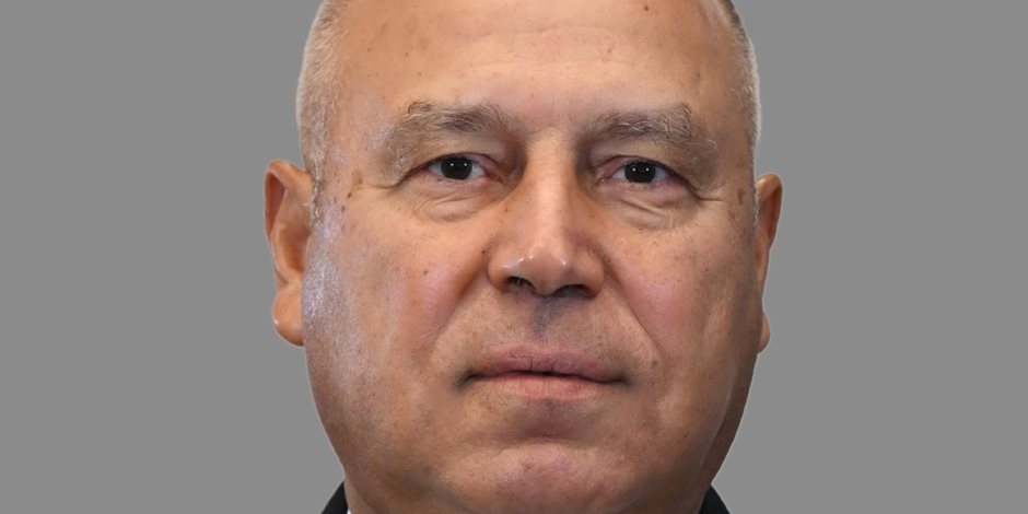 كامل الوزير يفتتح مصنعا ويضع حجر الأساس لمصنع جديد لإنتاج ثلاجات وديب فريزر