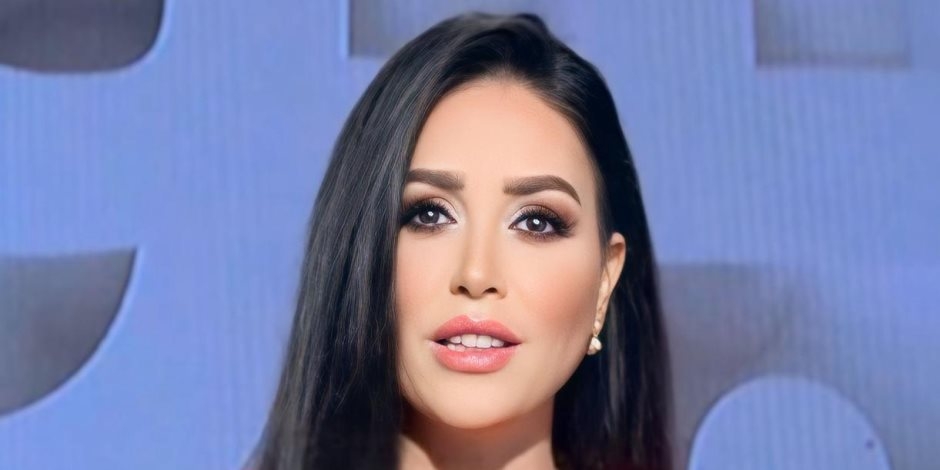 الإعلامية دينا عصمت تناقش الدكتوراه حول الحروب السيبرانية ودورها في التأثير على الرأي العام للقضايا المصرية