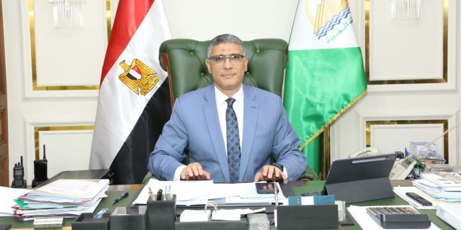 خلال جولته الميدانية.. محافظ الجيزة يعلن عن رصف وتوسعة طريق المريوطية بدءًا من محور شريف إسماعيل وحتى محور الضبعة بطول ٥ كم