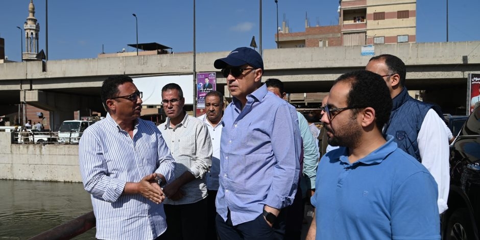 وزير الرى يتفقد المنشآت المائية وأعمال تطهير الترع فى 7 مواقع بالدقهلية