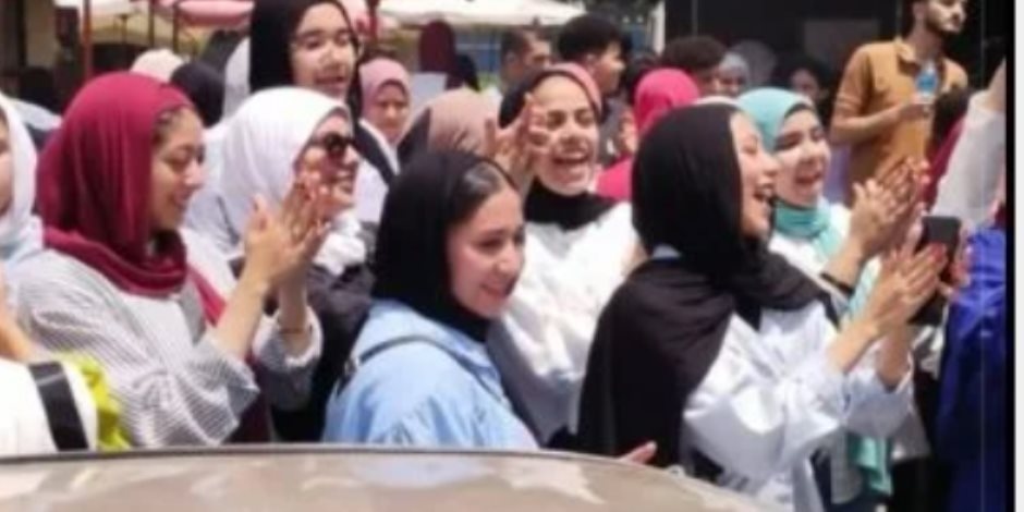 والدة الطالب الثانى على الجمهورية: "كنت واثقة فيه وسايباه يذاكر بطريقته"