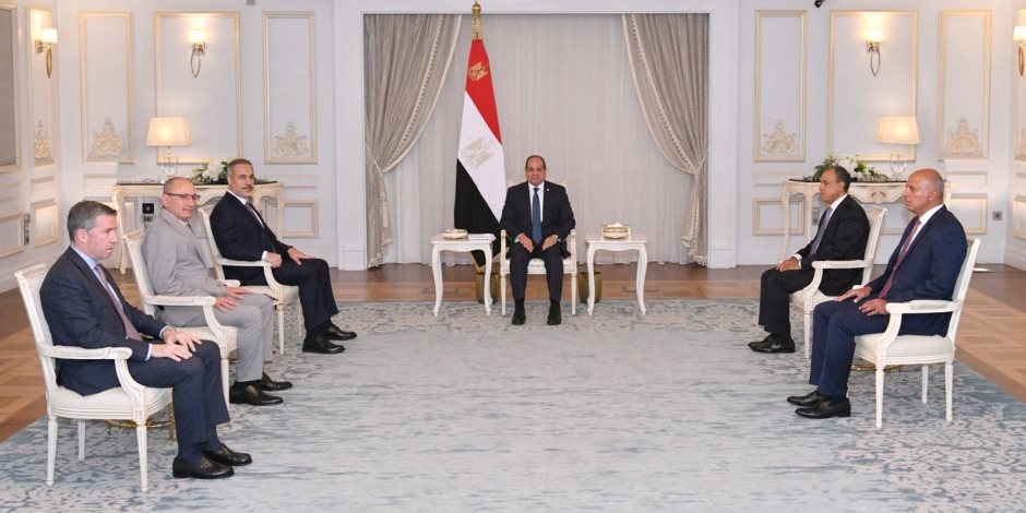 الرئيس السيسي يستقبل وزير خارجية تركيا