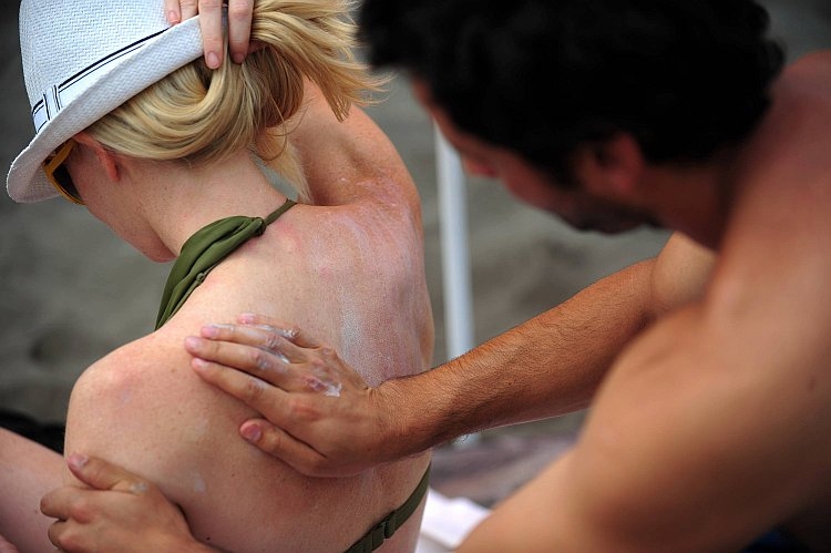 FDA Advises Americans Against ‘Mousse' Sunscreens, Warns 5 Manufacturers