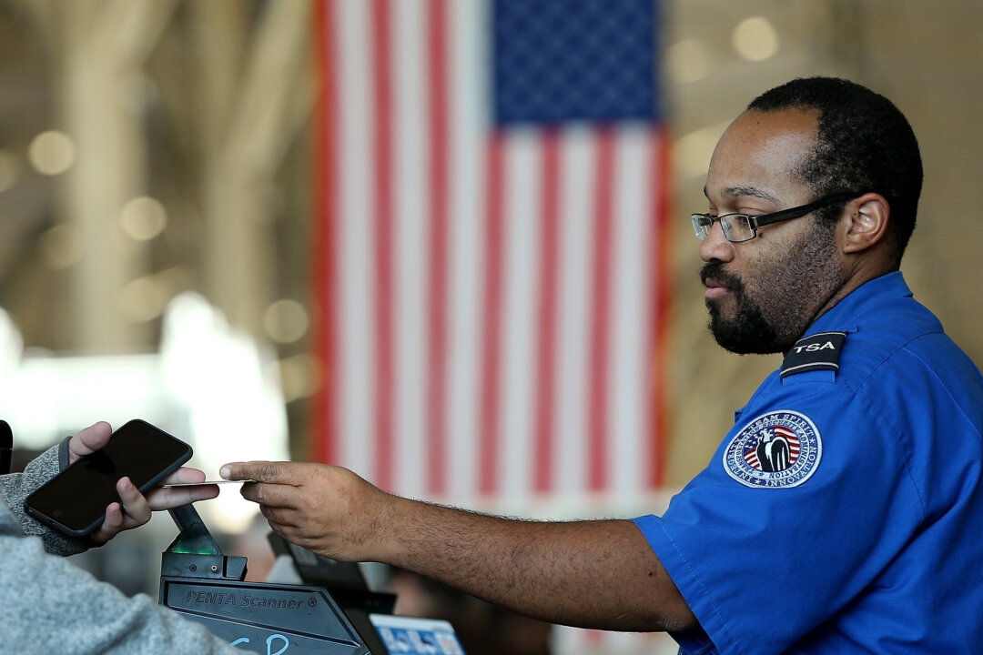 Judge Temporarily Blocks Homeland Security From Ending Collective Bargaining for TSA Agents