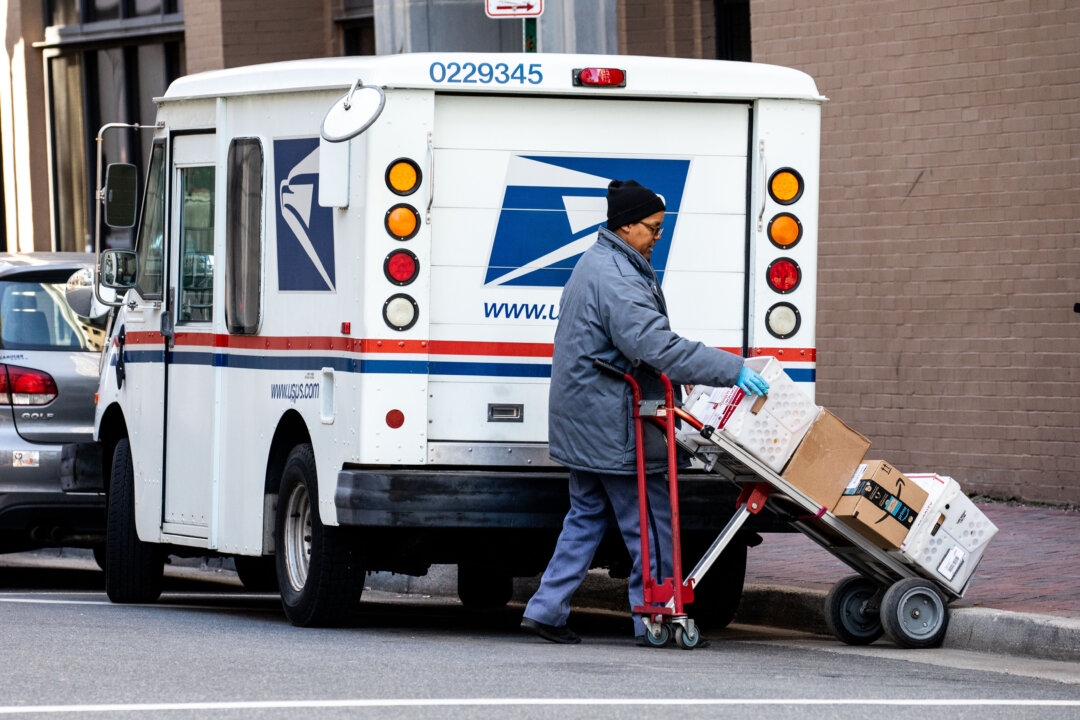 USPS to Temporarily Raise Mailing Rates This Holiday Season