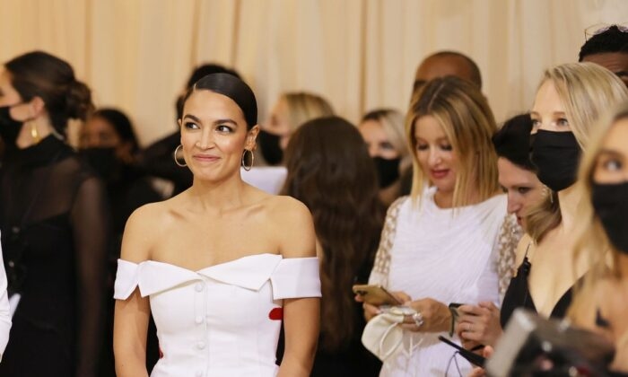 House Ethics Panel Tells AOC to Pay Additional $3,000 for 2021 Met Gala