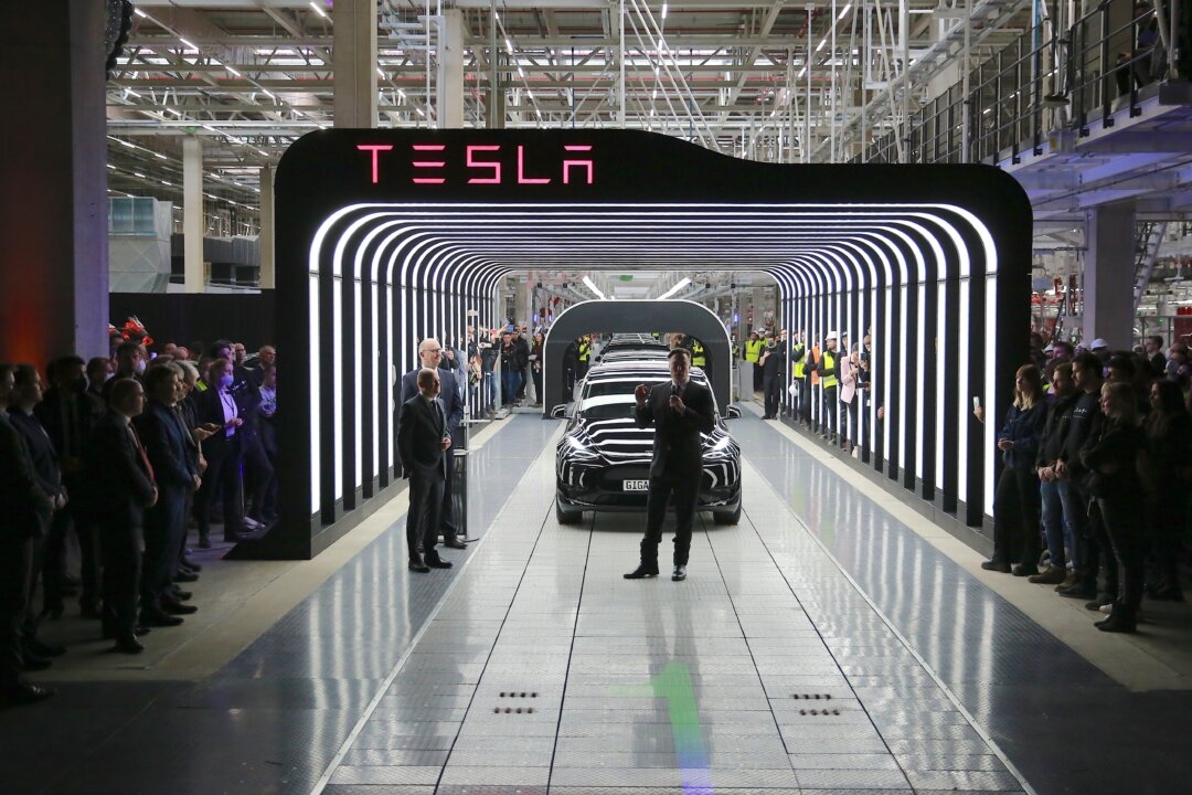 Tesla Sales in Germany Fall 55 Percent, UK Down 60 Percent in July