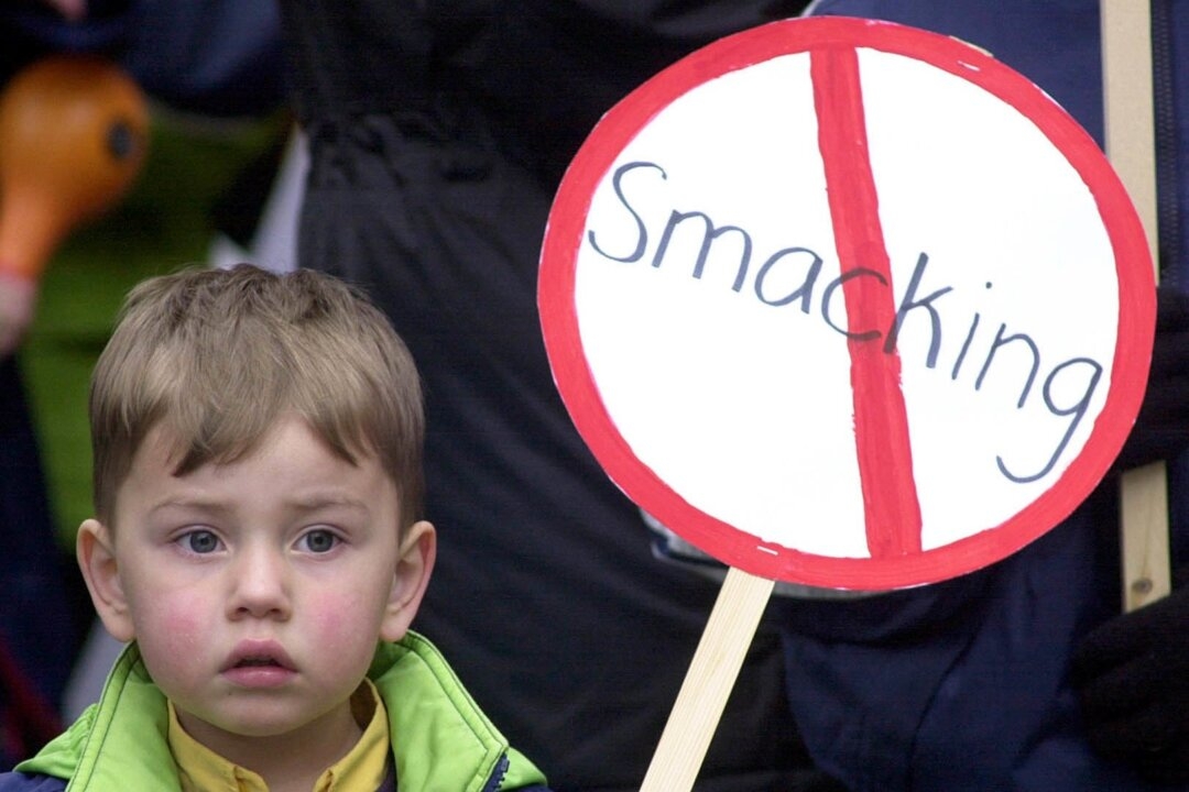 Commissioners Call for Change in Law to Ban Smacking of Children