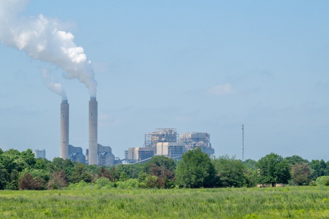 EPA Looks to Remove Biden-Era Carbon Limits From Coal, Gas-Fired Power Plants