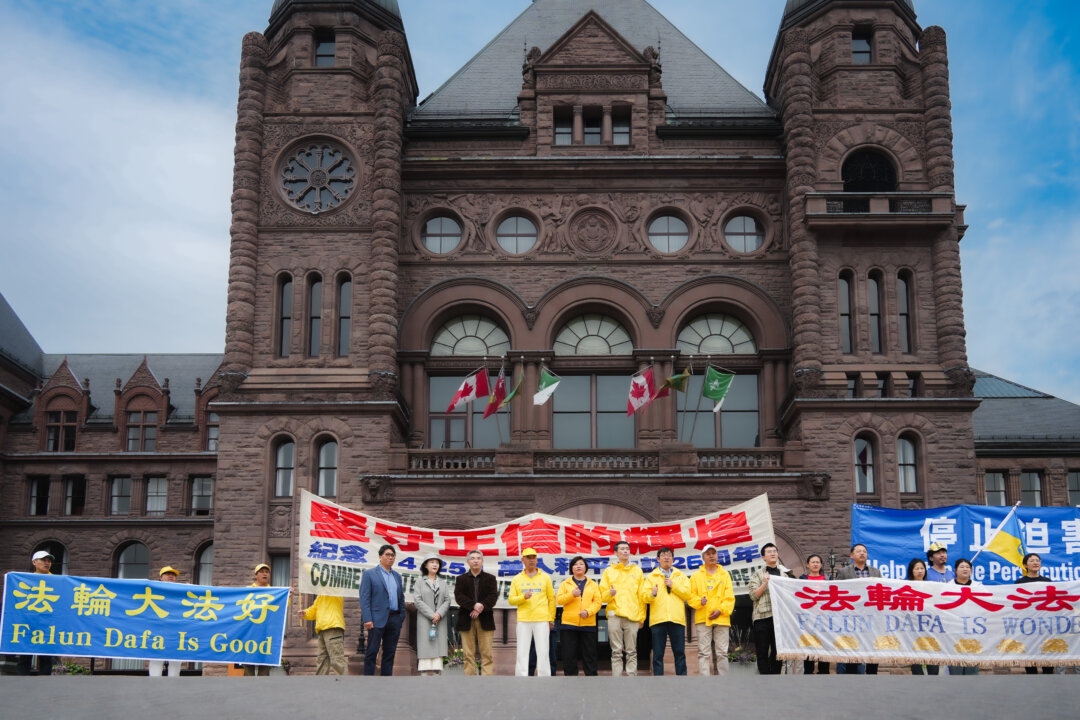 Toronto Falun Gong Practitioners Rally to Mark 26th Anniversary of Historic Appeal for the ‘Right to Believe'