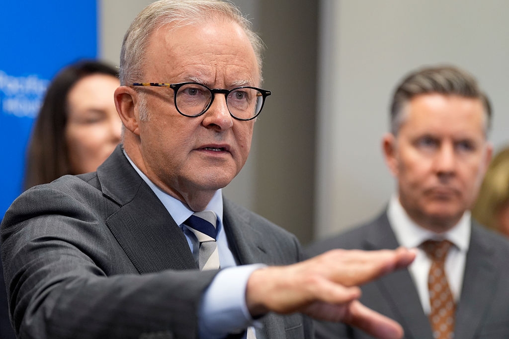 Labor Defends Consultant Cuts as It Takes Aim at Coalition's Public Service Slashes
