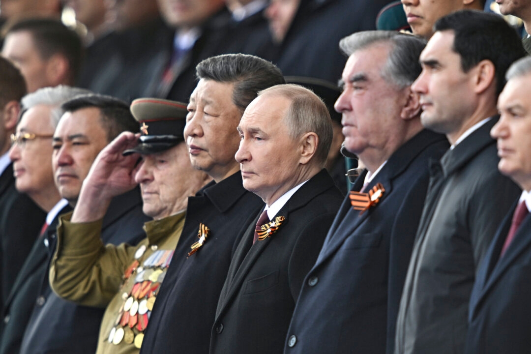 Ukraine Accuses Russia of Breaching Its Own 3-Day Cease-Fire